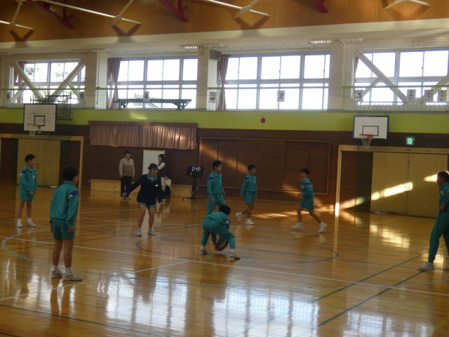 屋内ボールゲーム