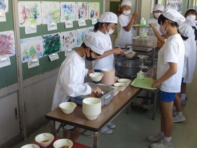 小矢部市立津沢小学校 | 学校日記 | 地区選・ワールドカップ応援献立