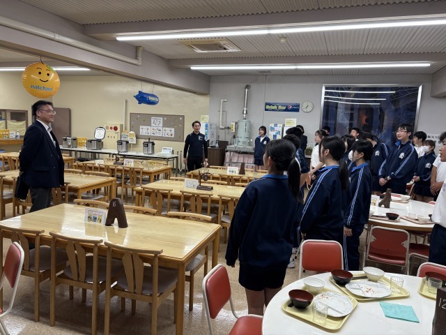 様子を見に来られた校長先生に大きな声で挨拶しました！
