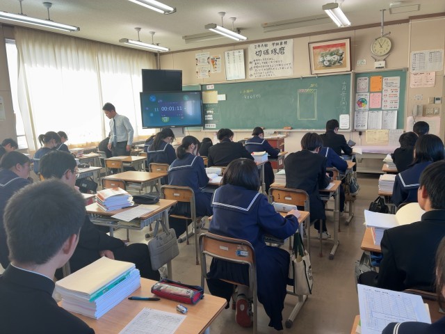 2年生 テキスト学習ガイダンスの様子